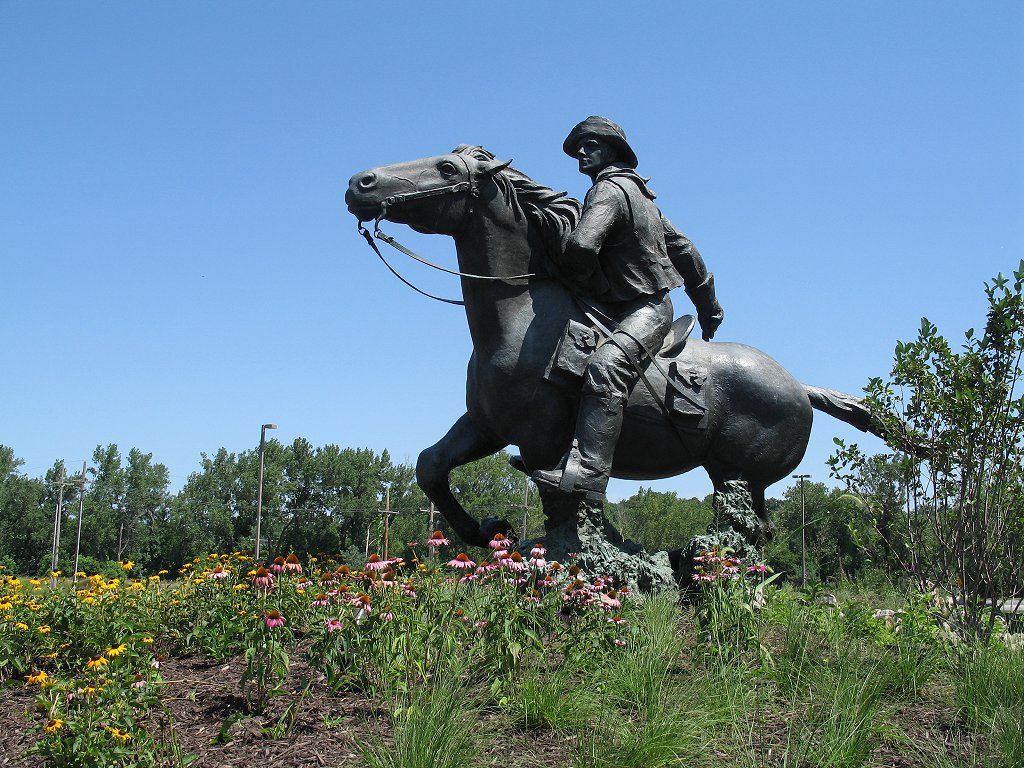 Pony Express statue, Harrah's Casino, Kansas City.  Click for next photo.