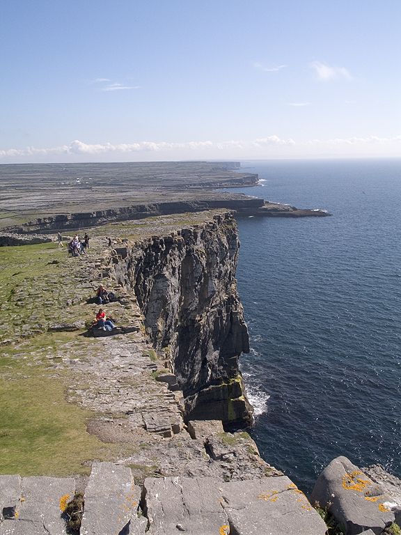 Looking south from Dun Aonghasa, Inis Mór, Ireland.  Click for next photo.