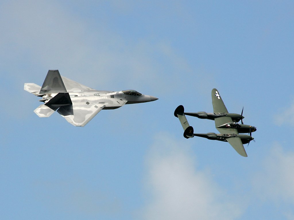 Heritage flight, F-22 and P-38, Sioux Falls Air Show.  Click for next photo.