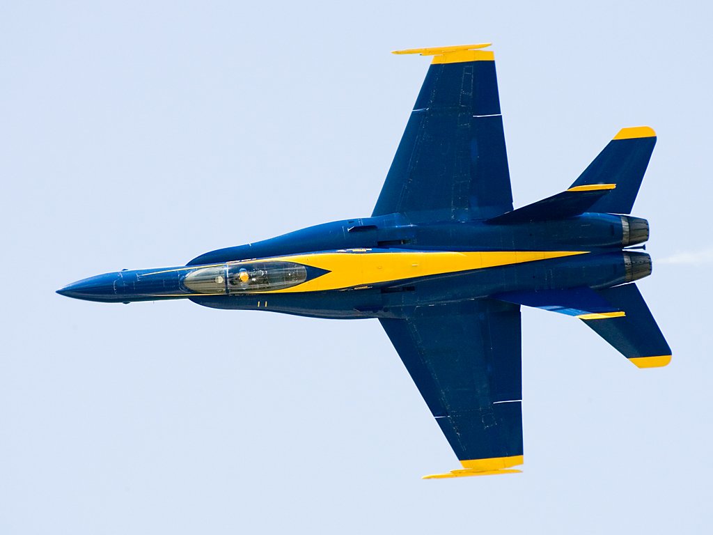 Blue Angel F/A-18, Sioux Falls Air Show.  Click for next photo.