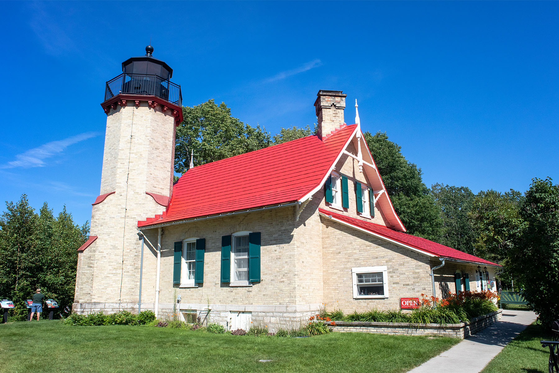 Lighthouse, Mackinaw, Michigan.  Click for next photo.