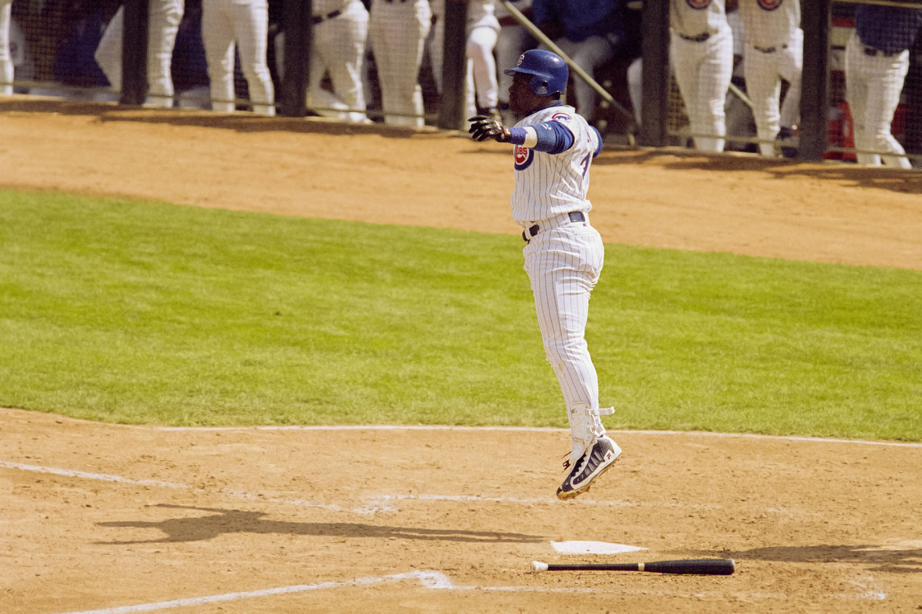 After the Pop comes the Hop, Sammy Sosa, spring training 2000.   Click for next photo.