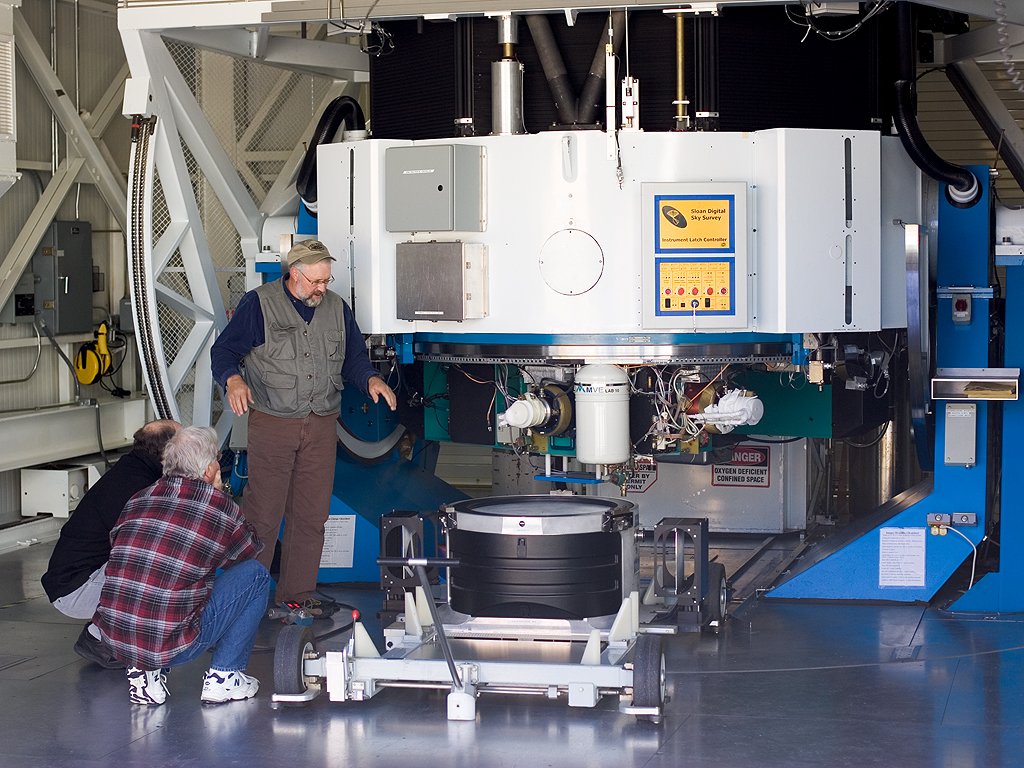 Sloan Digital Sky Survey telescope, Apache Point Observatory, New Mexico.  Click for next photo.