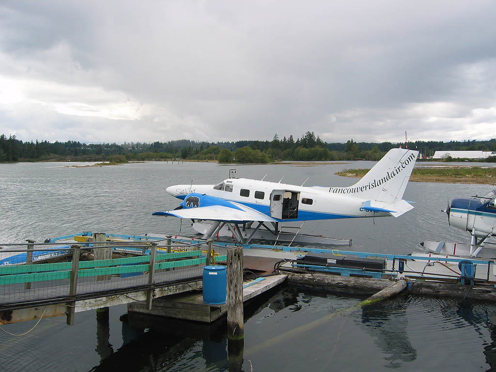 Float plane getting ready to leave Campbell River, British Columbia.  Click for next photo.
