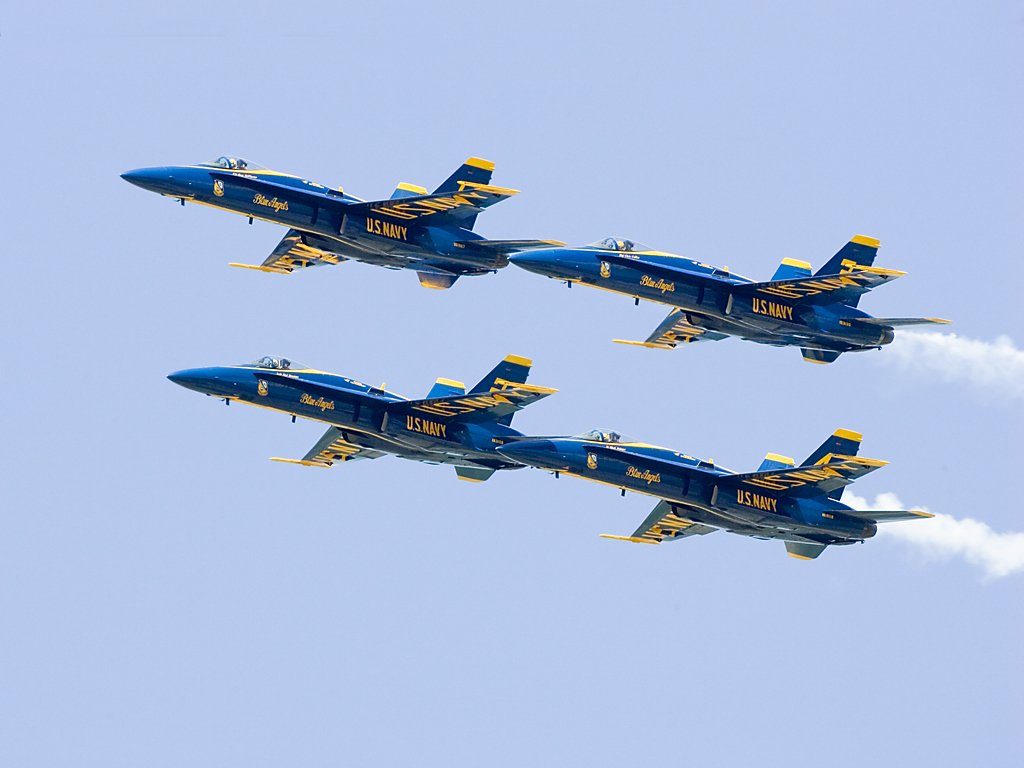 Blue Angels, Sioux Falls Air Show.  Click for next photo.