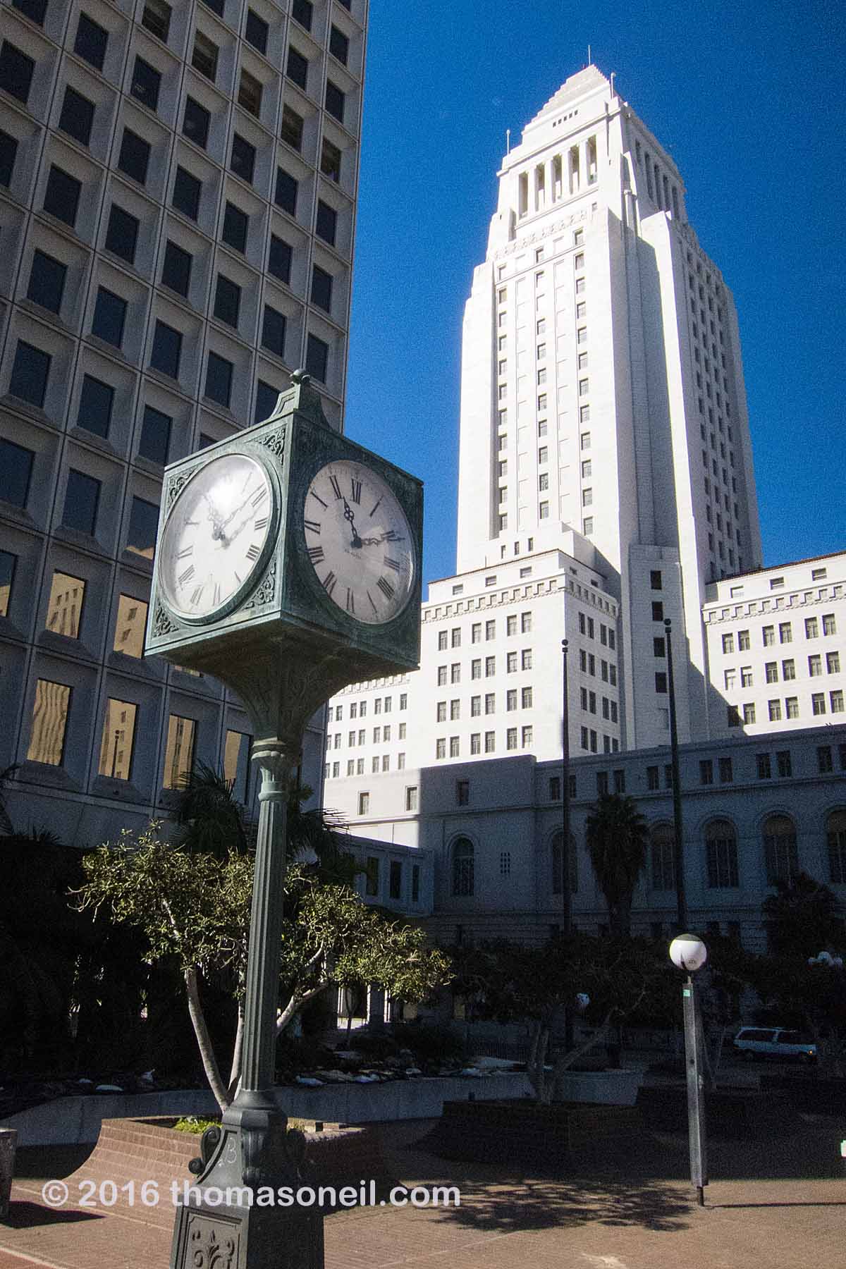 Another view of Los Angeles City Hall.  Click for next photo.