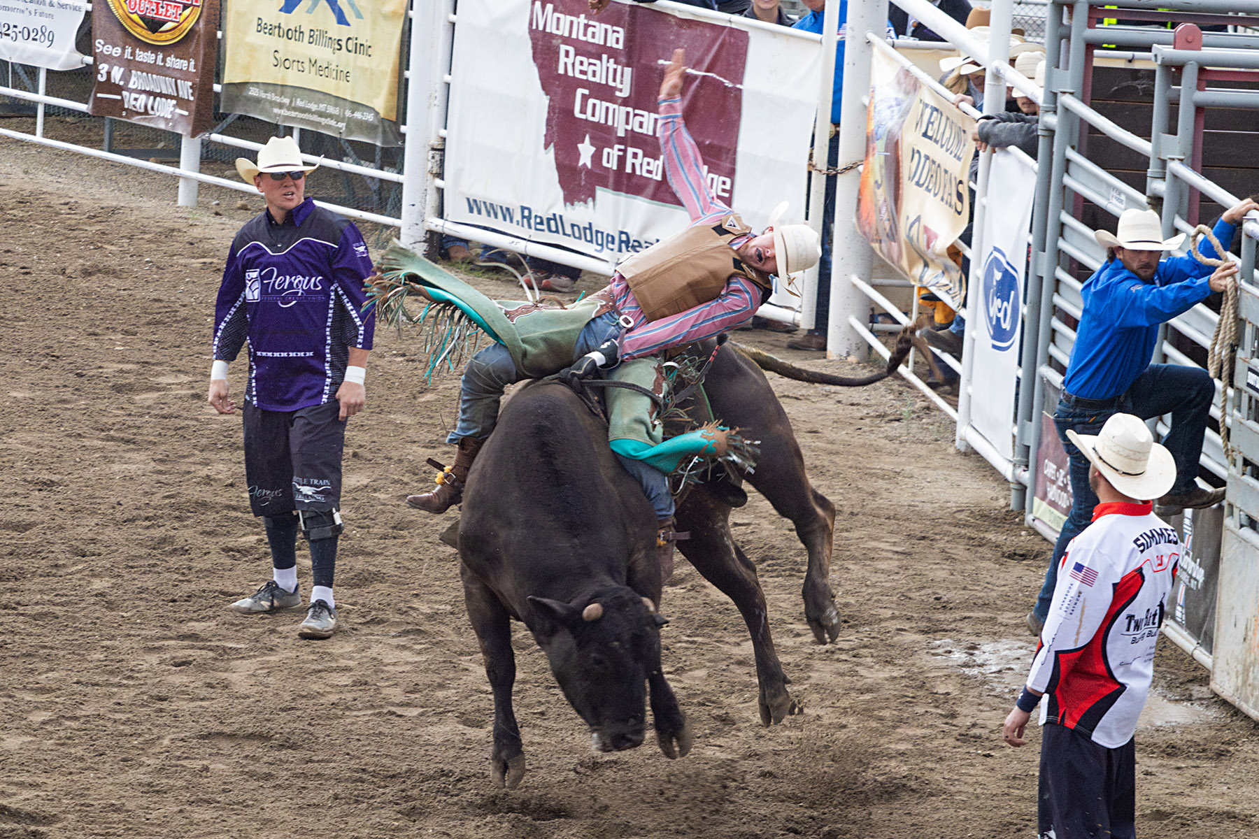 XTreme Bulls, Red Lodge, July 1.  This was the winning ride by Jackson Ward, 89 points.  Click for next photo.